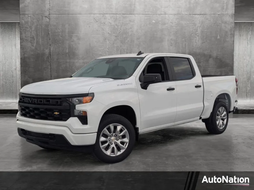 2025 Chevrolet Silverado 1500 Custom photo 1