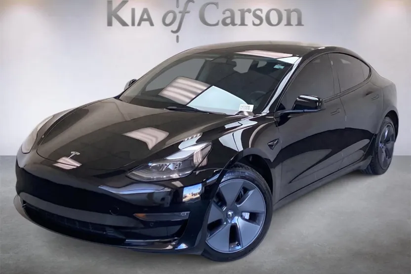 2022 Tesla Model 3 Long Range photo 1