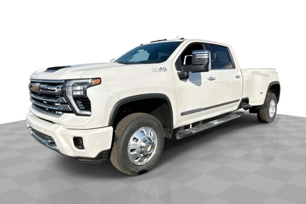 2025 Chevrolet Silverado 3500HD High Country photo 1