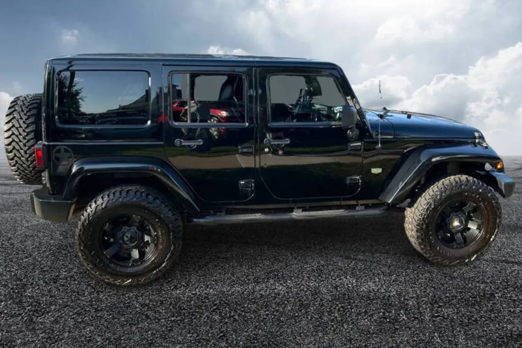 2011 Jeep Wrangler Unlimited Anniversary Edition photo 1