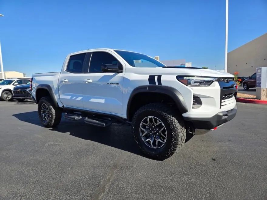 2023 Chevrolet Colorado ZR2 photo 1