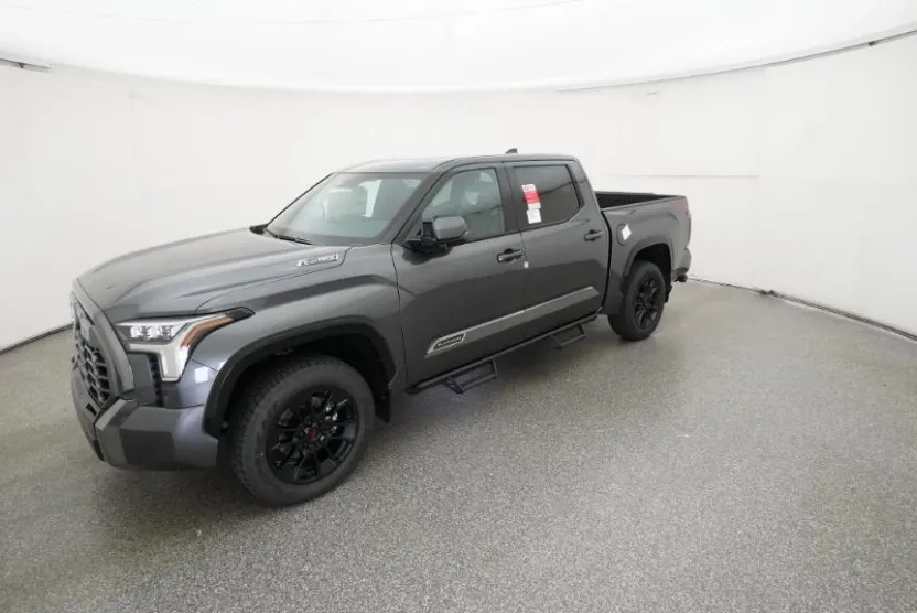 2025 Toyota Tundra Platinum CrewMax photo 1