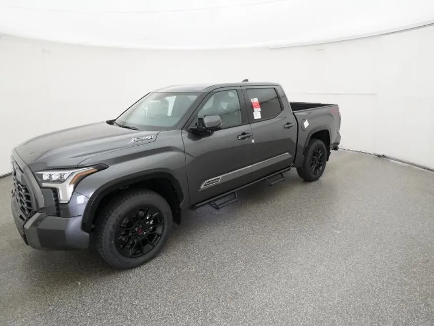 2025 Toyota Tundra Platinum CrewMax photo 1