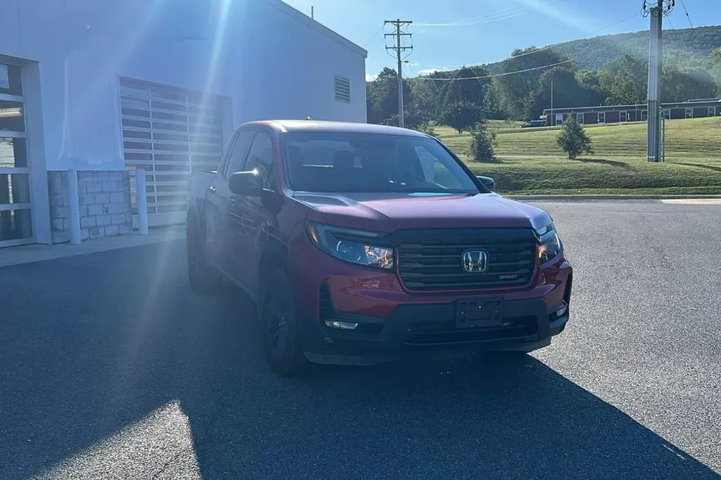 2023 Honda Ridgeline Sport photo 1