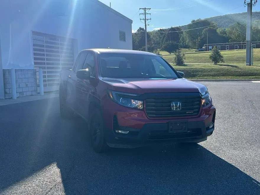 2023 Honda Ridgeline Sport photo 1