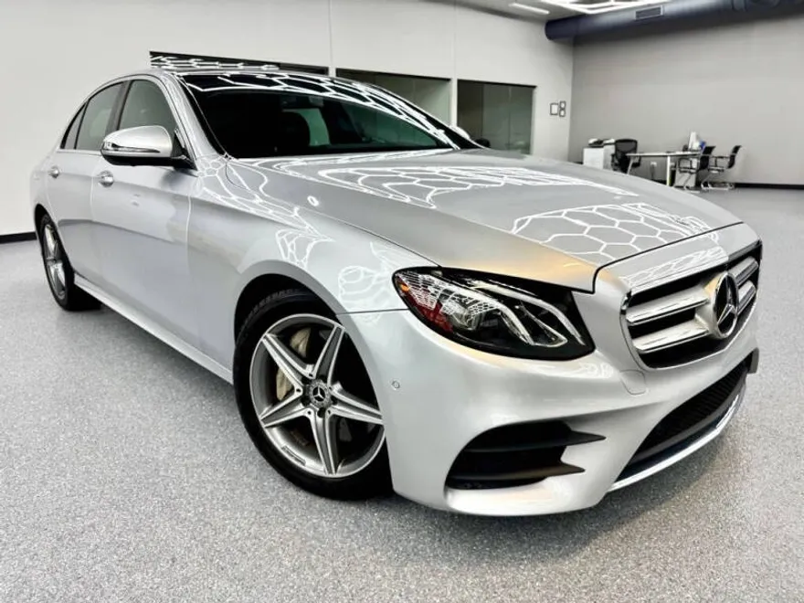 2019 Mercedes Benz E 300 4MATIC photo 1