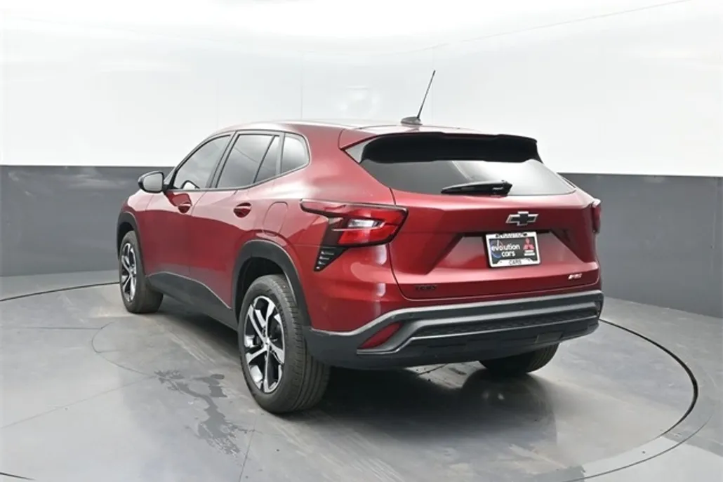 2025 Chevrolet Trax photo 1