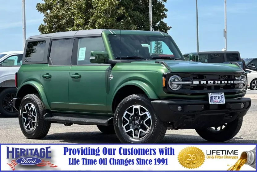 2025 Ford Bronco Outer Banks photo 1