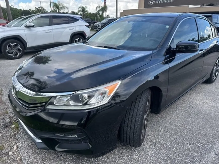 2017 Honda Accord EX-L V6 photo 1