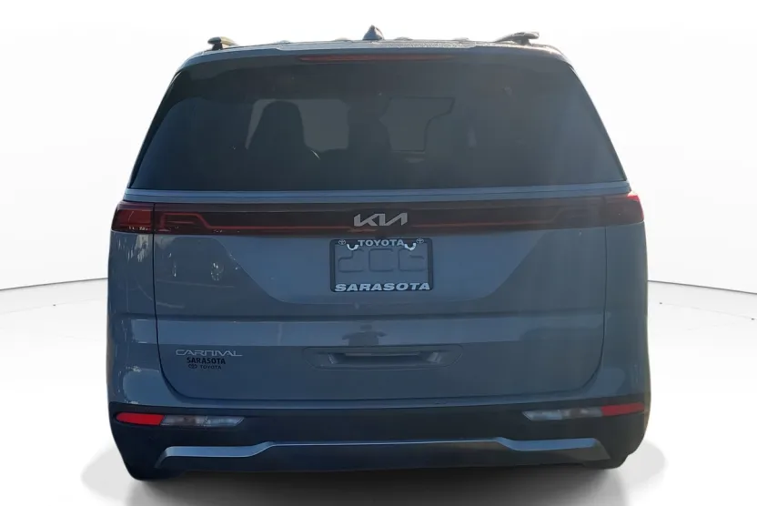 2023 Kia Carnival SX Prestige photo 1