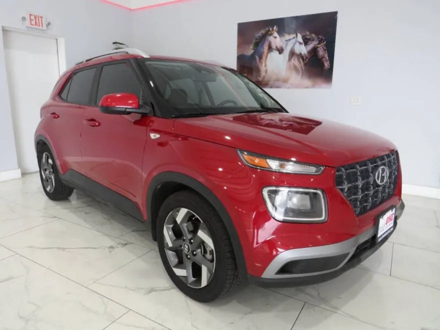 2023 Hyundai Venue SEL photo 1