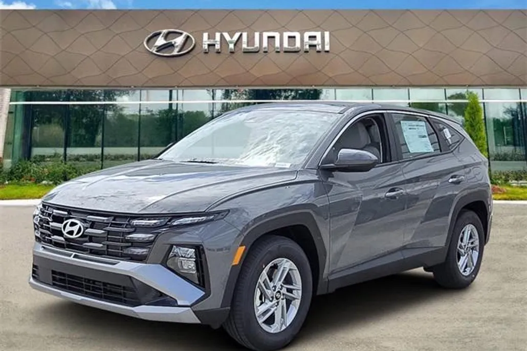 2026 Hyundai Tucson SE photo 1