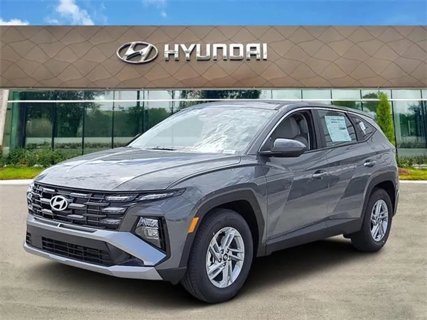 2026 Hyundai Tucson SE photo 1
