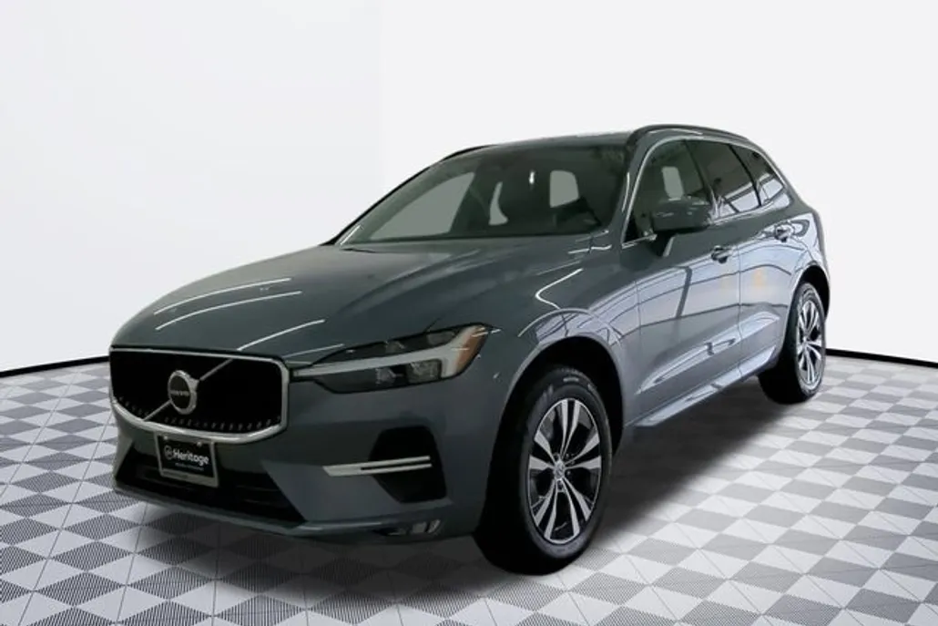 2023 Volvo XC60 B5 Core photo 1