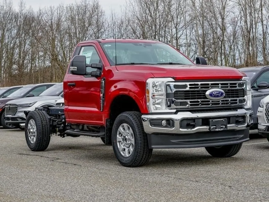 2024 Ford F-350 XLT photo 1