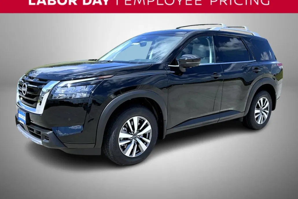 2025 Nissan Pathfinder SL photo 1