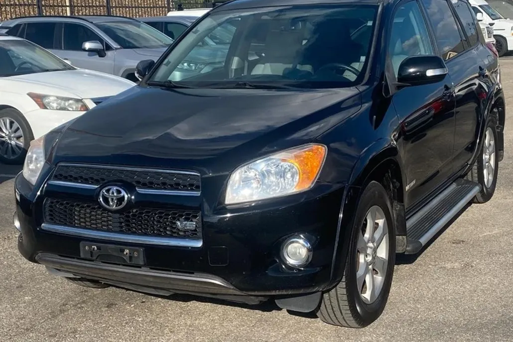 2011 Toyota RAV4 Limited photo 1