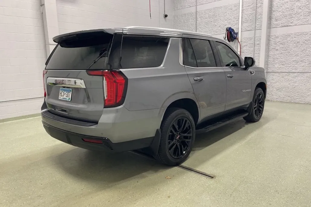 2022 Gmc Yukon SLE photo 1