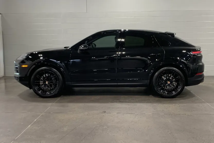 2026 Porsche Cayenne Coupe photo 1