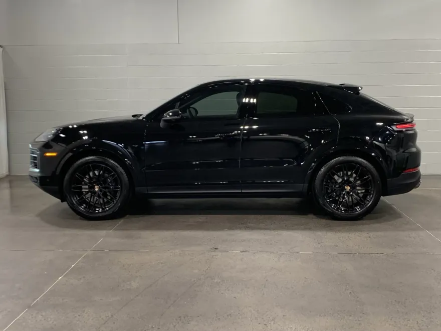 2026 Porsche Cayenne Coupe photo 1