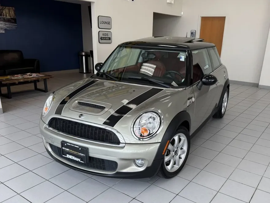 2008 Mini Cooper Hardtop S photo 1