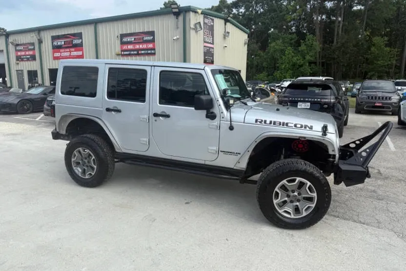 2012 Jeep Wrangler Unlimited Rubicon photo 1