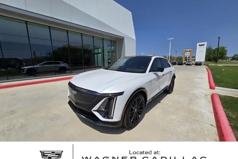 2025 Cadillac Lyriq Sport photo 1