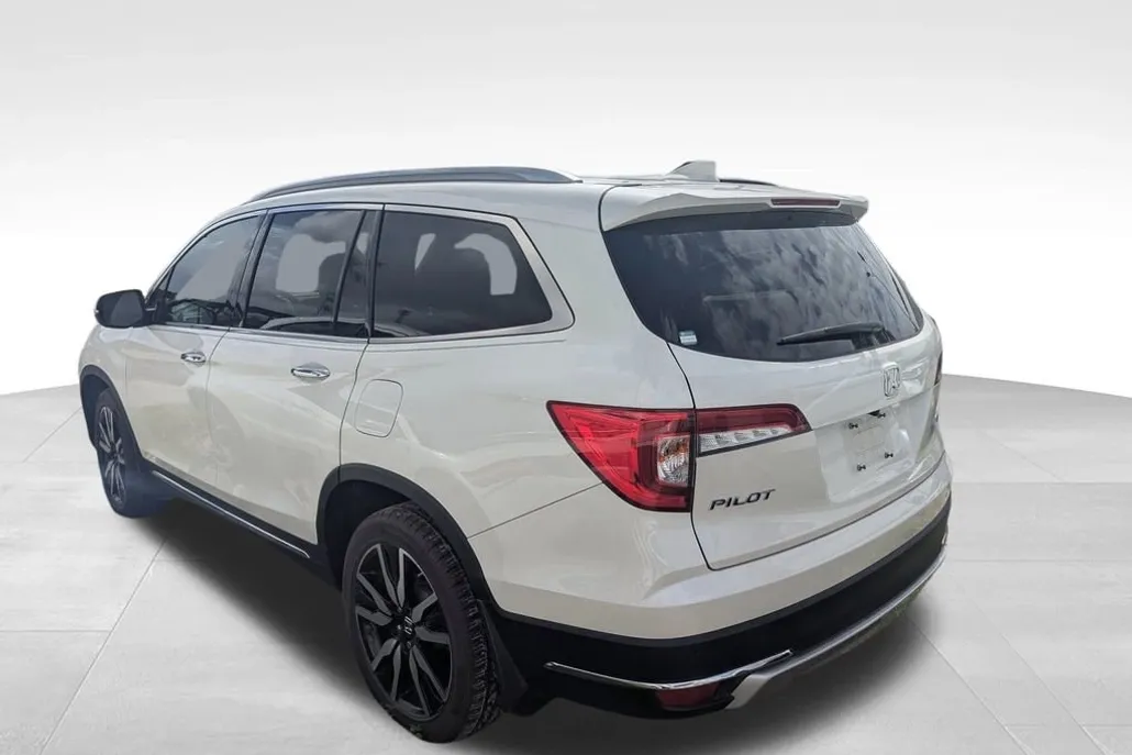 2019 Honda Pilot Elite photo 1