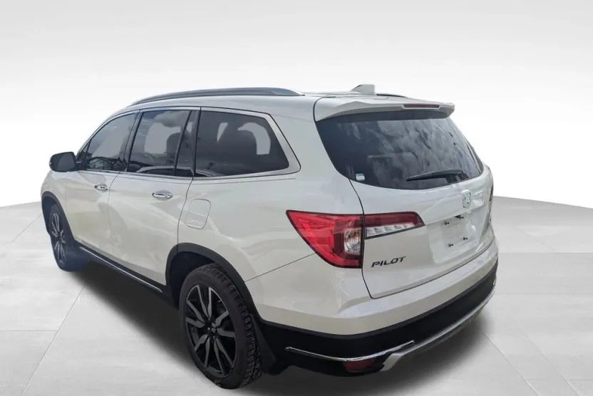 2019 Honda Pilot Elite photo 1
