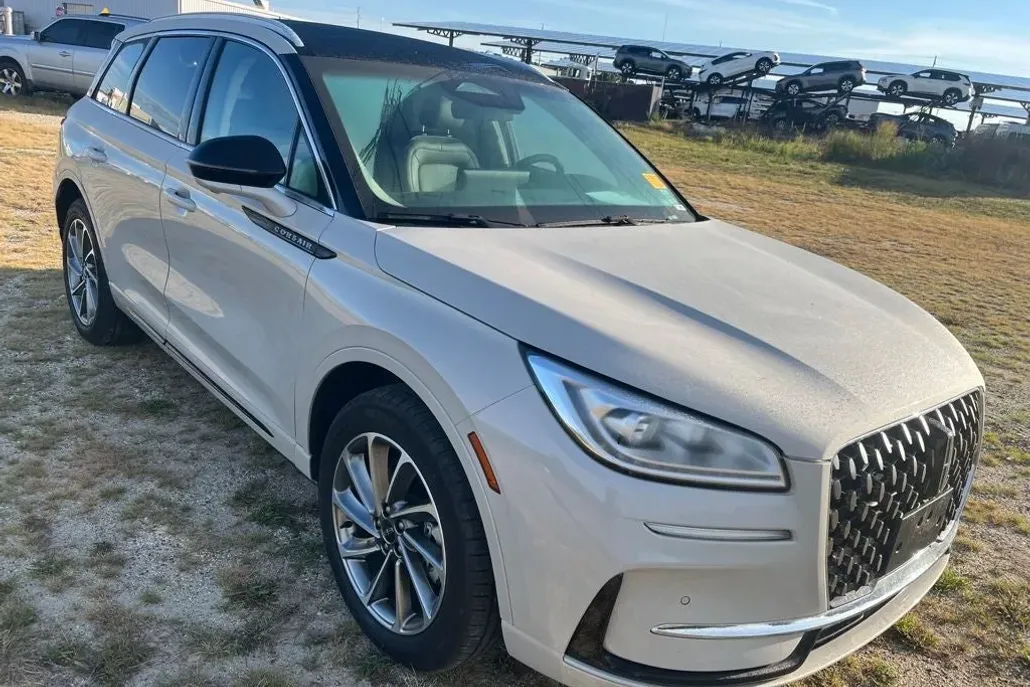 2024 Lincoln Corsair Grand Touring photo 1