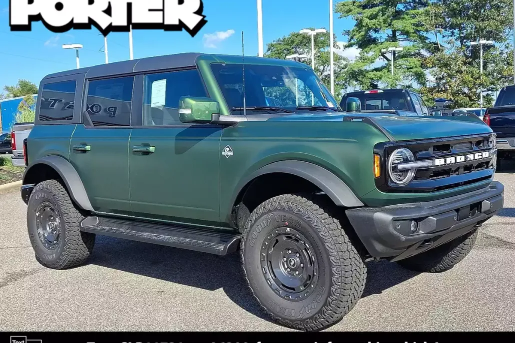 2025 Ford Bronco Outer Banks photo 1