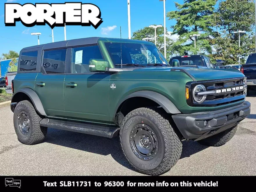 2025 Ford Bronco Outer Banks photo 1