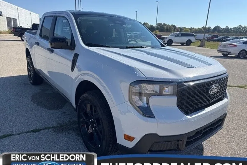 2025 Ford Maverick XLT photo 1