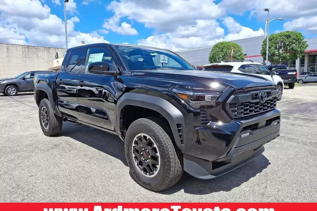 2025 Toyota Tacoma TRD Off-Road photo 1