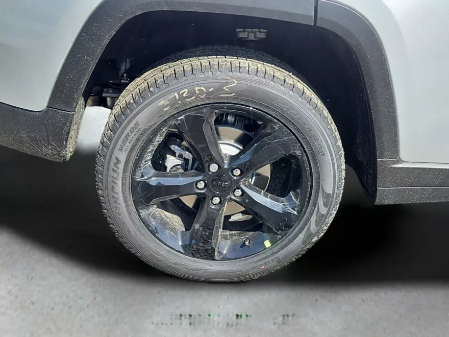 2025 Jeep Grand Cherokee Limited photo 1
