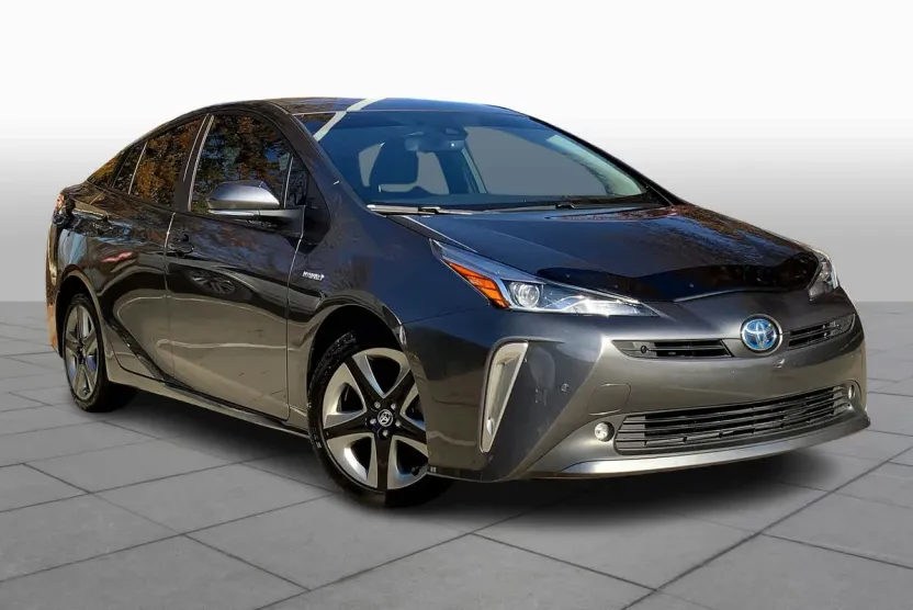 2022 Toyota Prius XLE photo 1