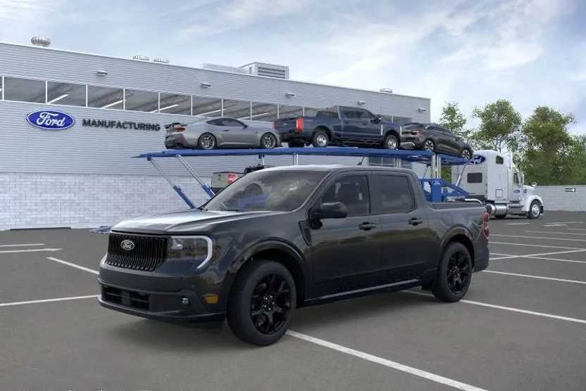 2025 Ford Maverick photo 1