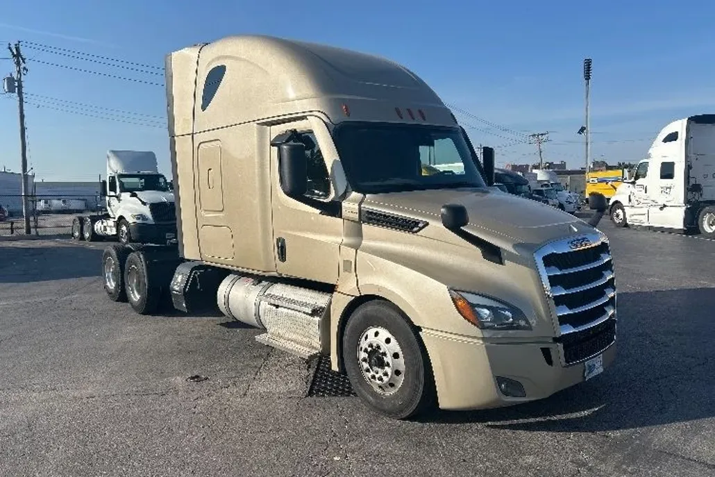 2022 Freightliner Cascadia 126" Sleeper Cab photo 1
