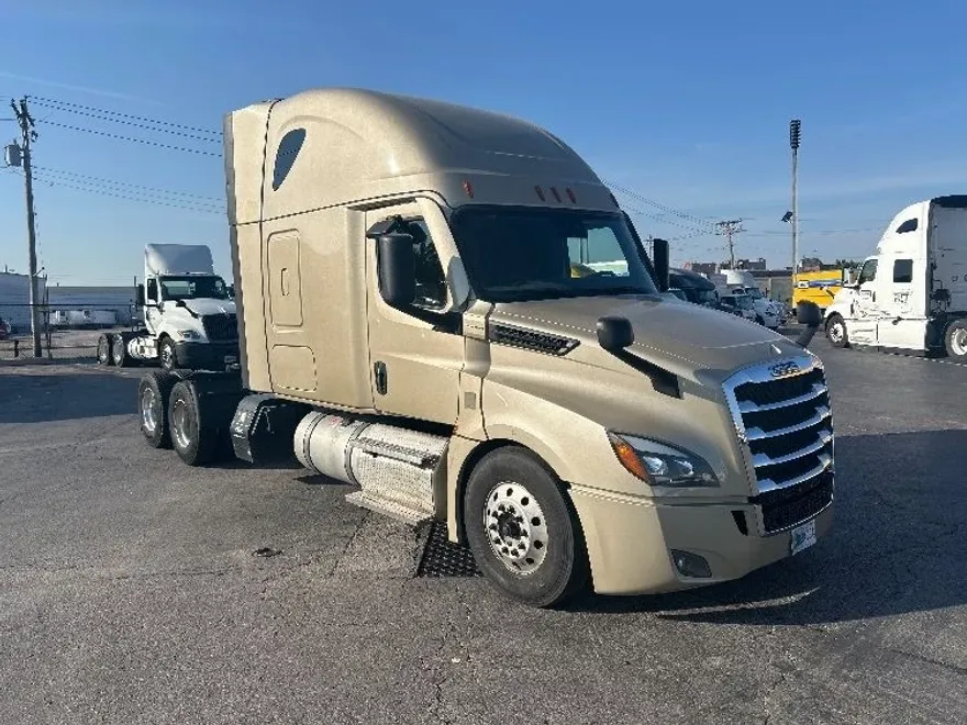 2022 Freightliner Cascadia 126" Sleeper Cab photo 1