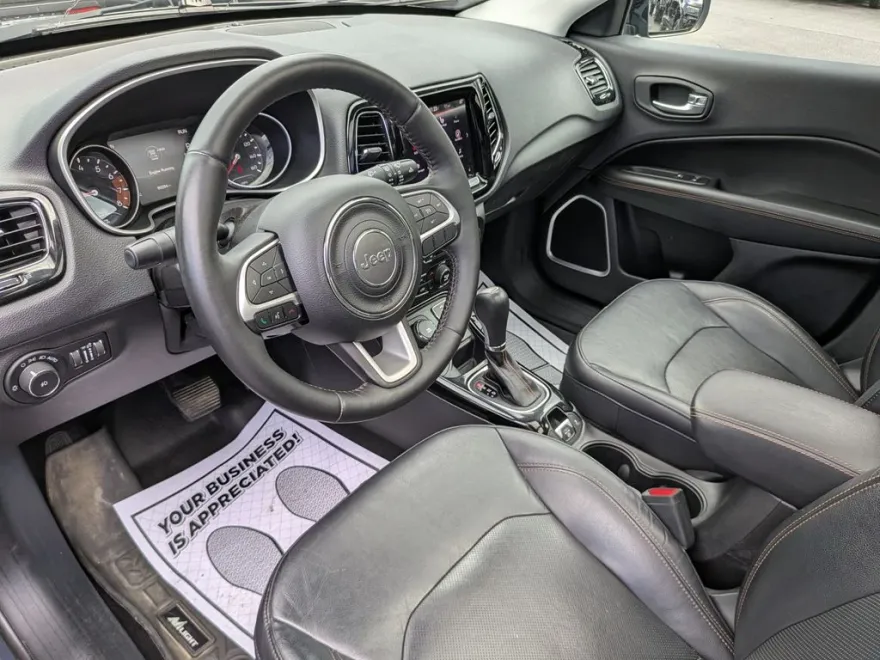 2017 Jeep Compass Limited photo 1
