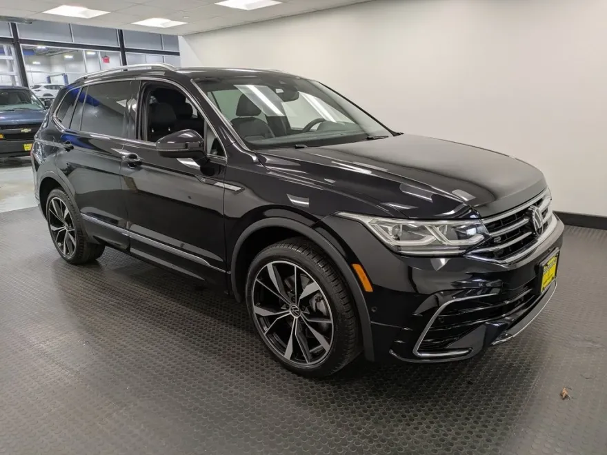 2022 Volkswagen Tiguan SEL Premium R-Line photo 1