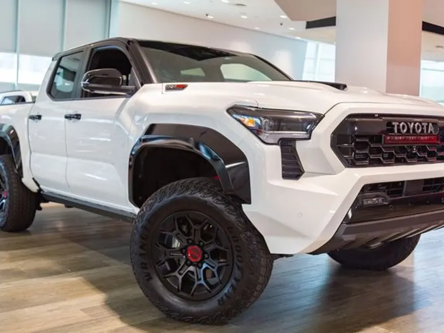 2024 Toyota Tacoma photo 1