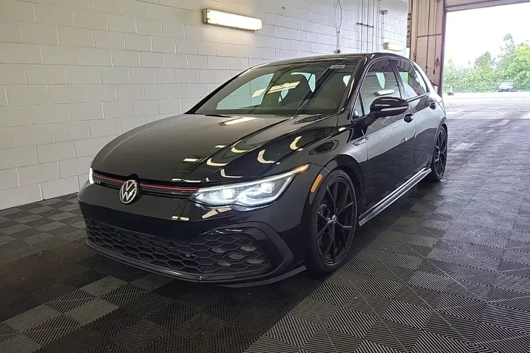 2024 Volkswagen Golf GTI 380 S photo 1