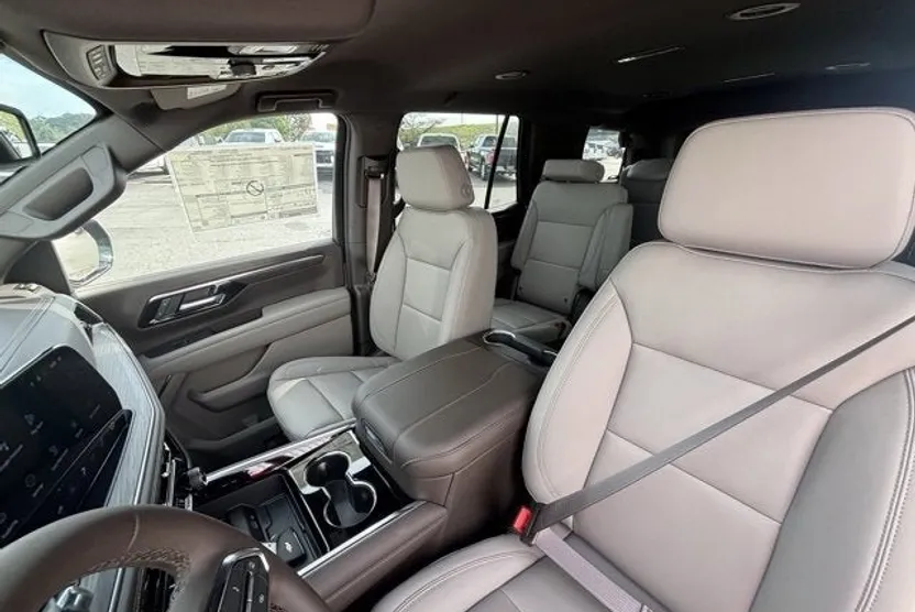 2026 Chevrolet Tahoe Z71 photo 1