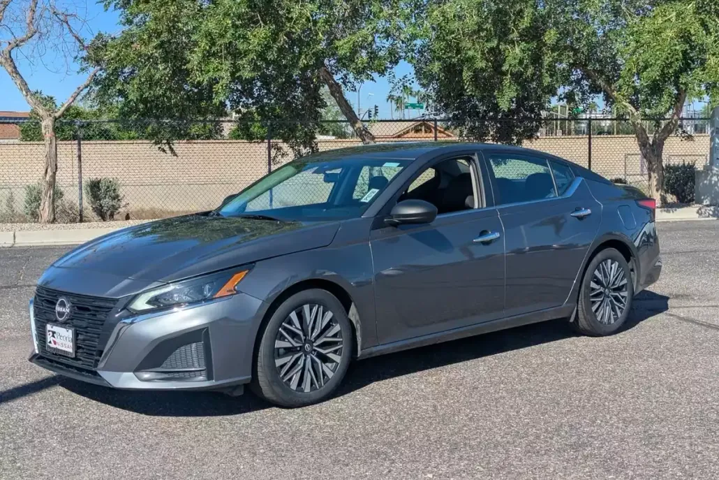 2024 Nissan Altima 2.5 SV photo 1