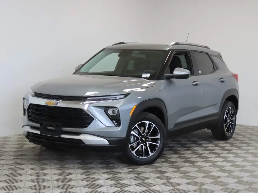 2024 Chevrolet Trailblazer LT photo 1