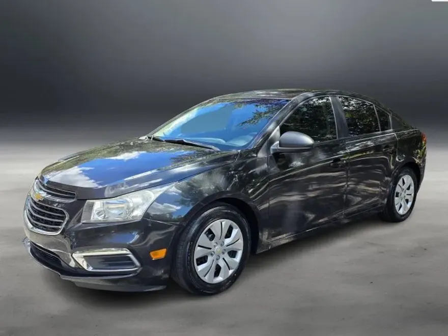 2015 Chevrolet Cruze LS photo 1