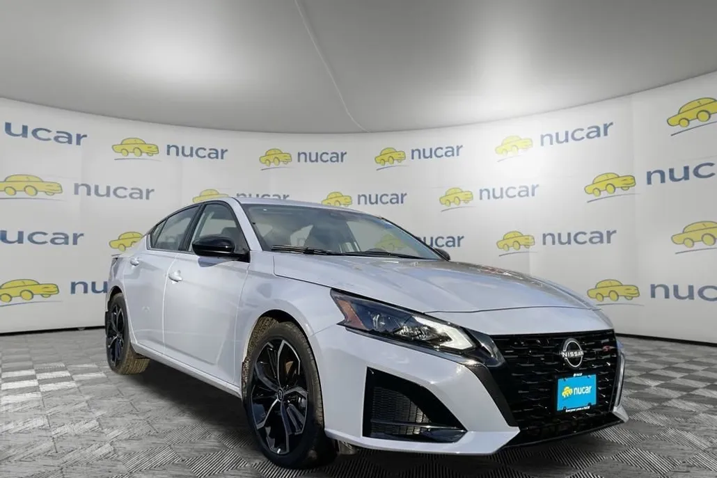 2025 Nissan Altima 2.5 SR photo 1