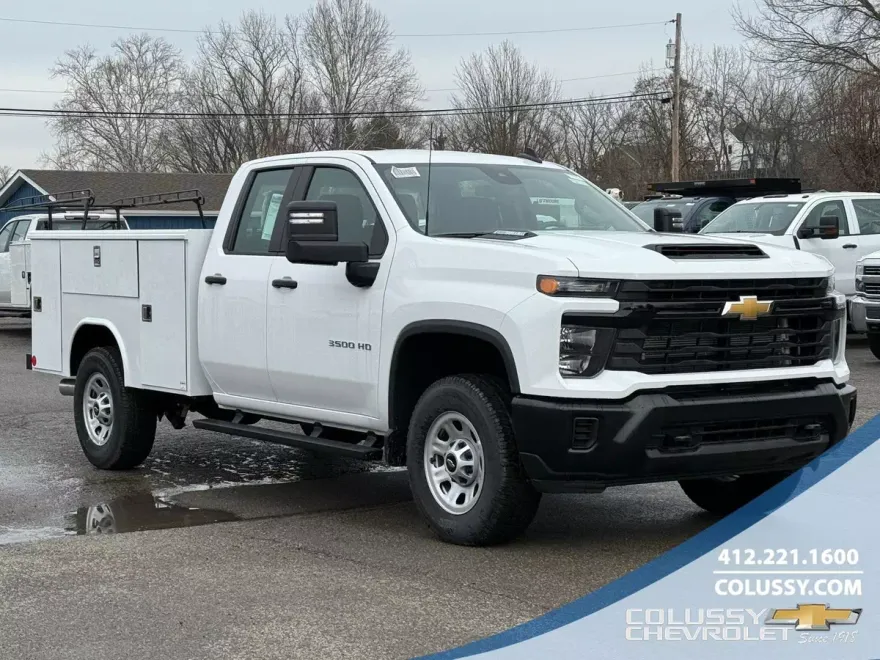 2024 Chevrolet Silverado 3500HD photo 1