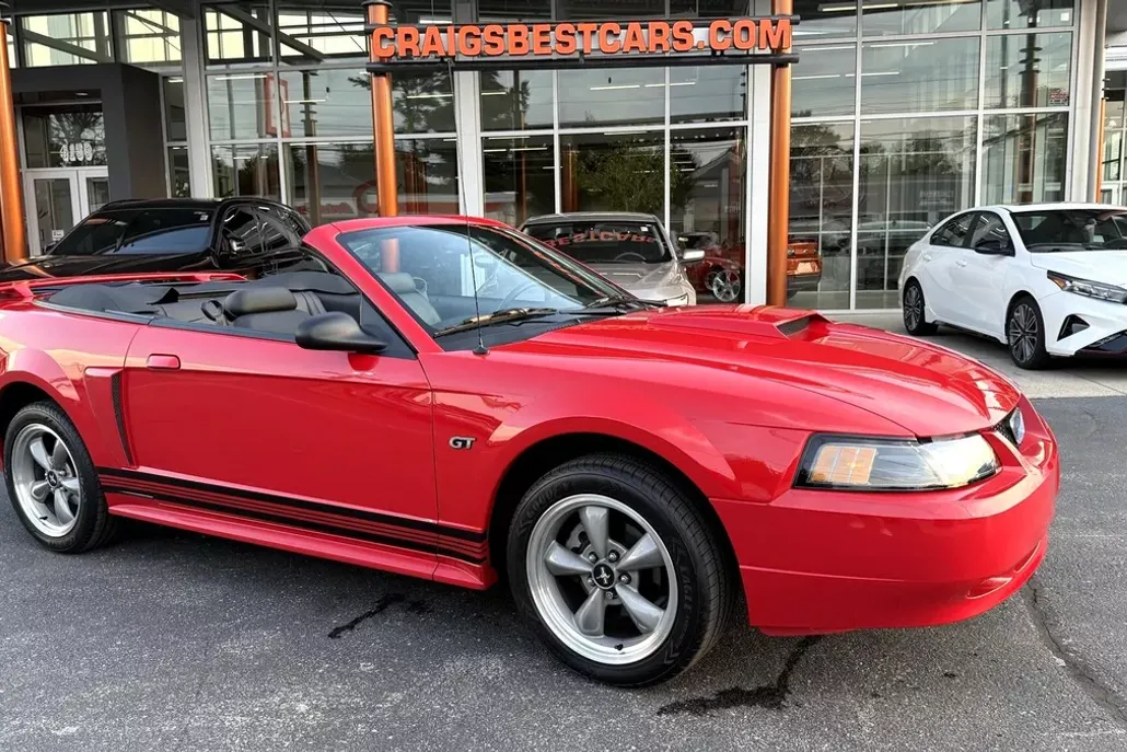 2002 Ford Mustang GT photo 1